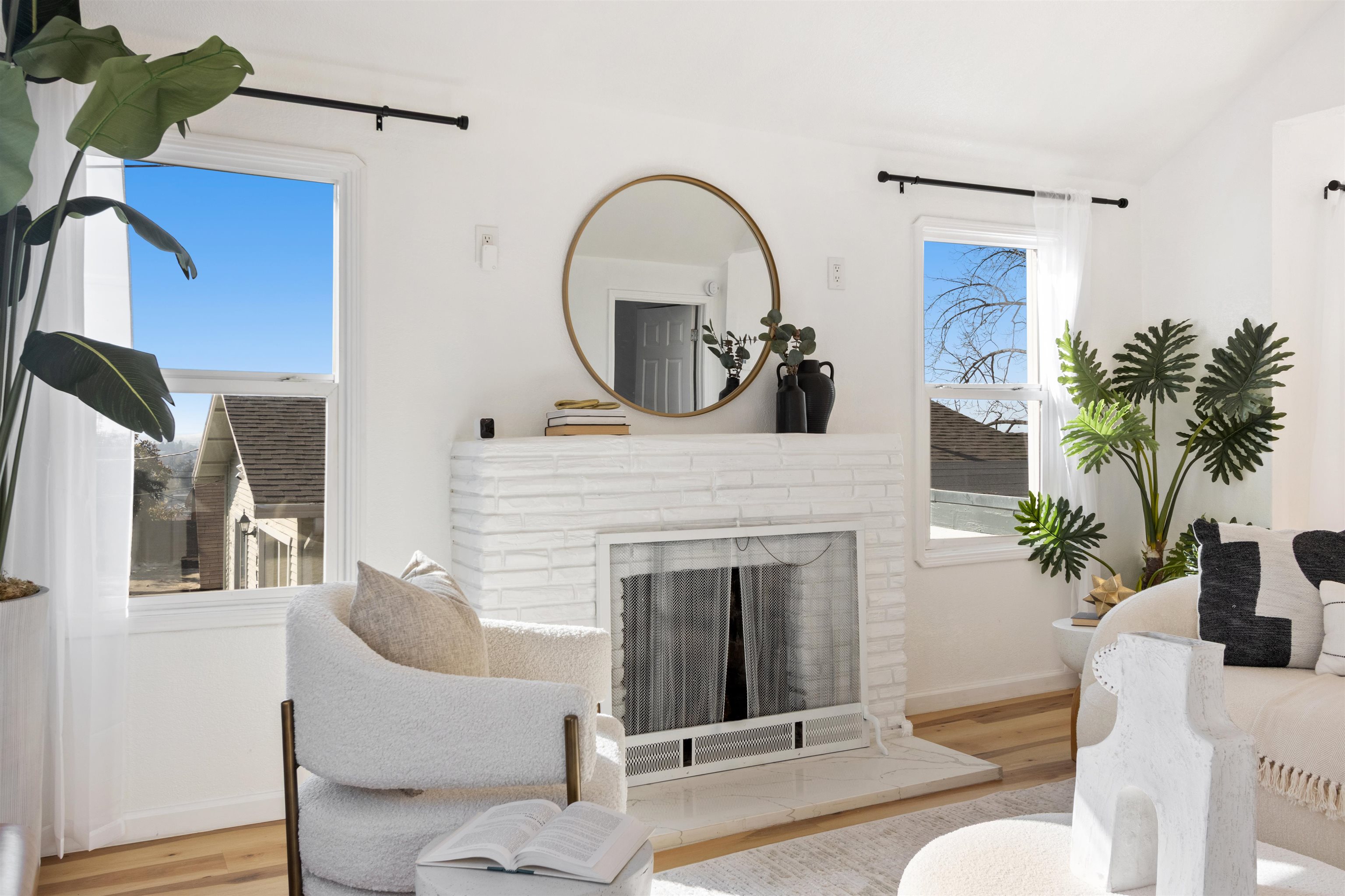 Detail Gallery Image 3 of 45 For 2929 82nd Ave, Oakland,  CA 94605 - 4 Beds | 3 Baths