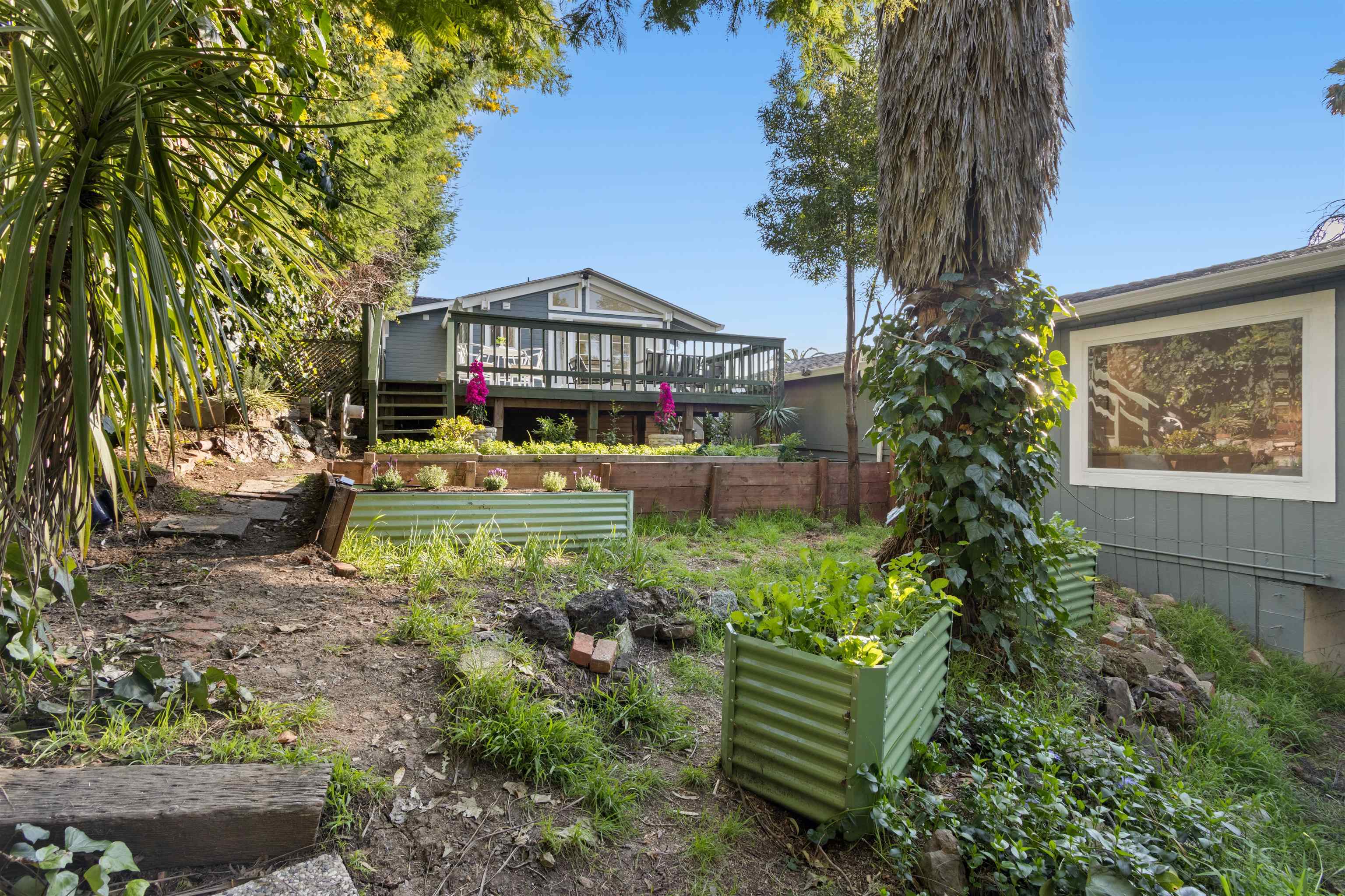 Detail Gallery Image 26 of 45 For 2929 82nd Ave, Oakland,  CA 94605 - 4 Beds | 3 Baths