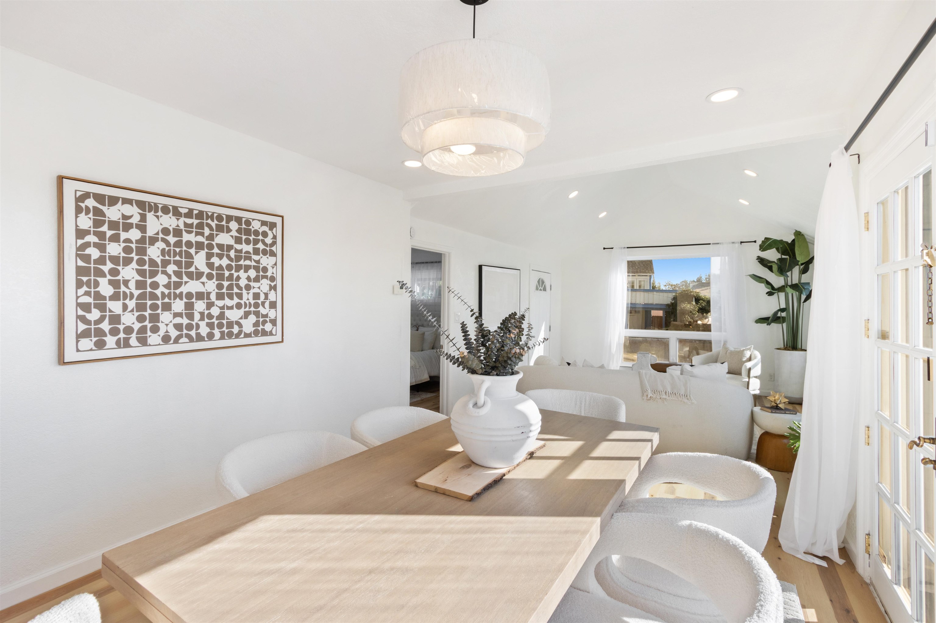 Detail Gallery Image 6 of 45 For 2929 82nd Ave, Oakland,  CA 94605 - 4 Beds | 3 Baths