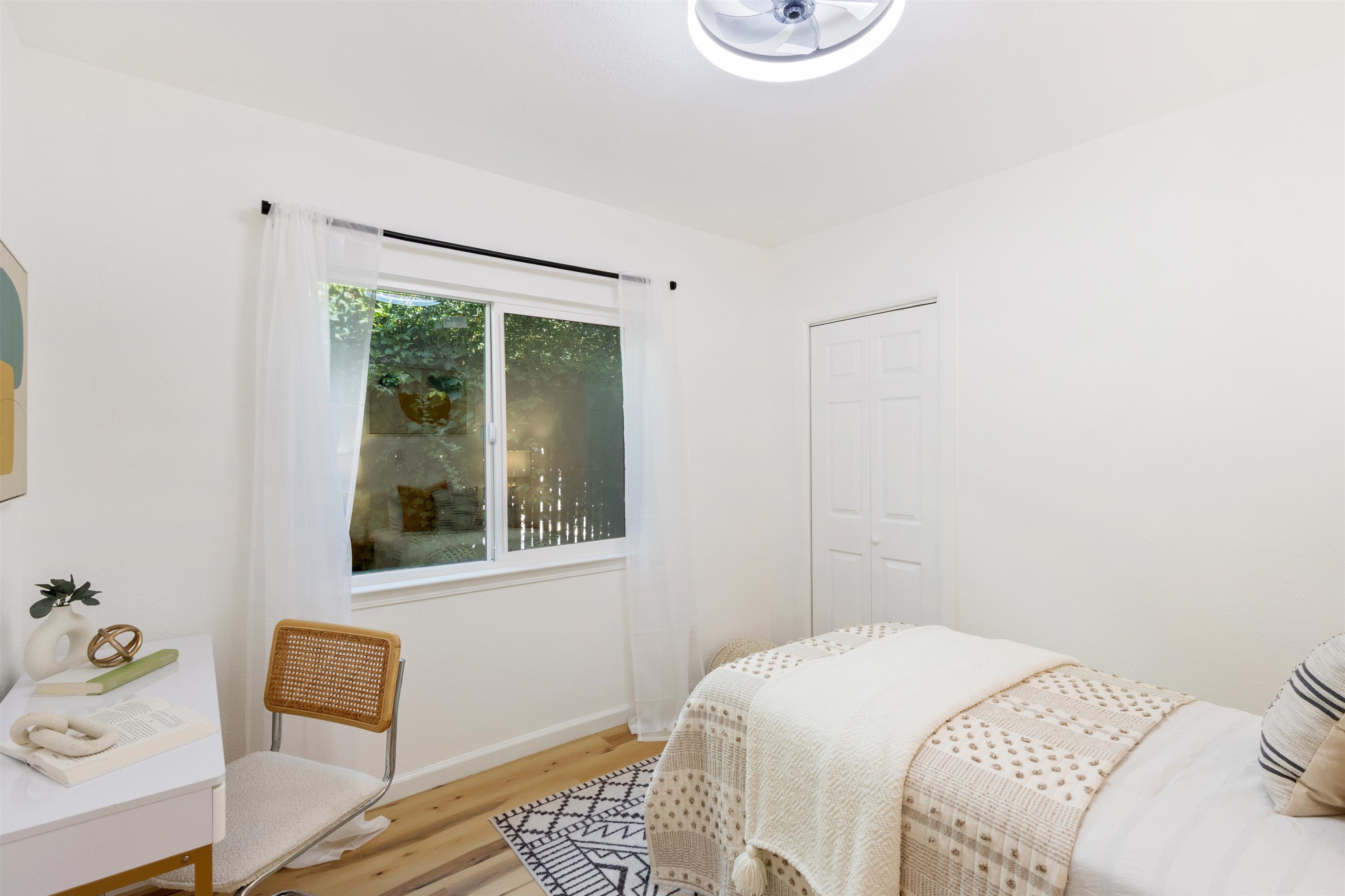 Detail Gallery Image 10 of 45 For 2929 82nd Ave, Oakland,  CA 94605 - 4 Beds | 3 Baths