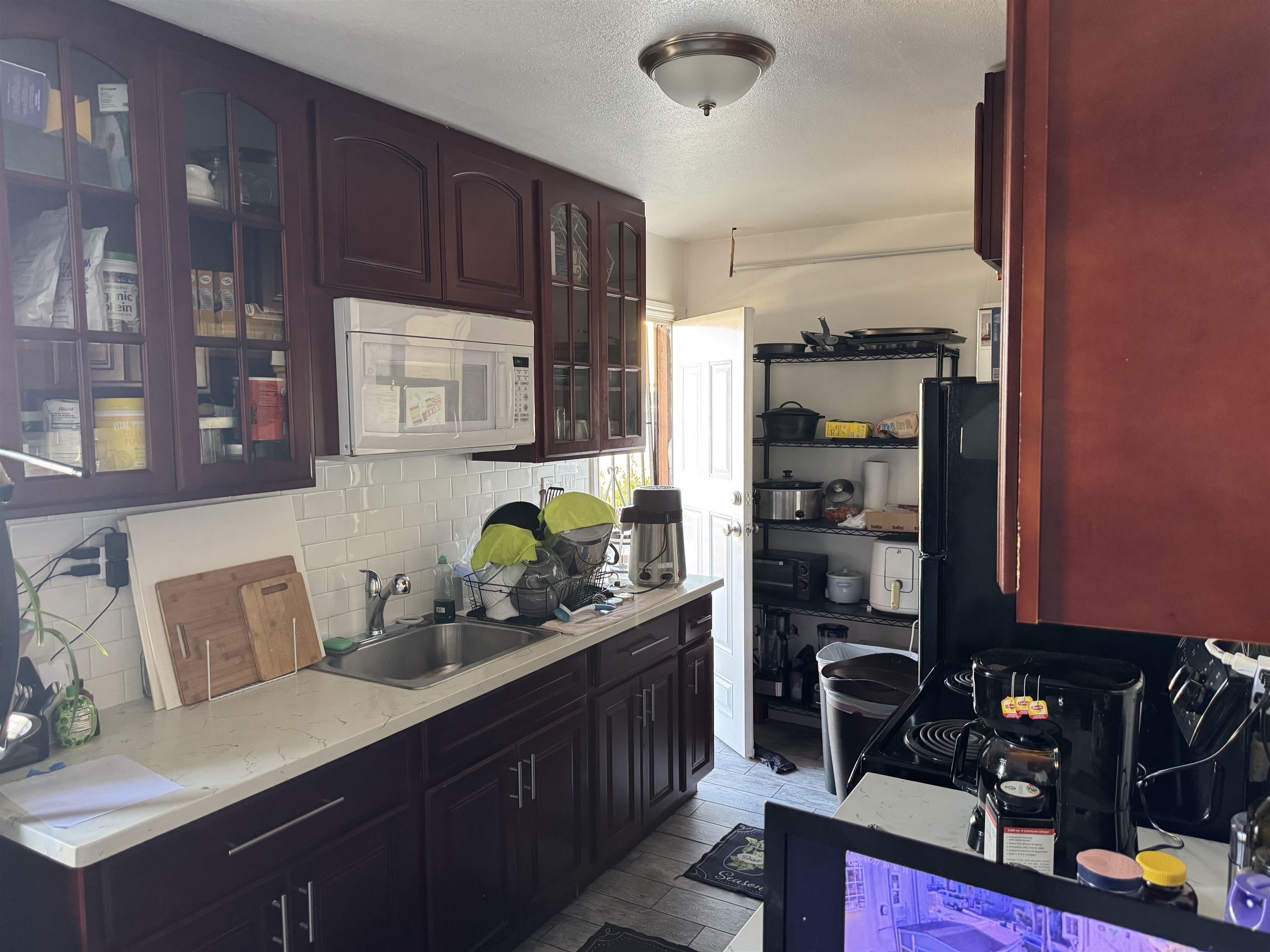 Detail Gallery Image 4 of 14 For 2120 E 22nd St, Oakland,  CA 94606 - – Beds | – Baths