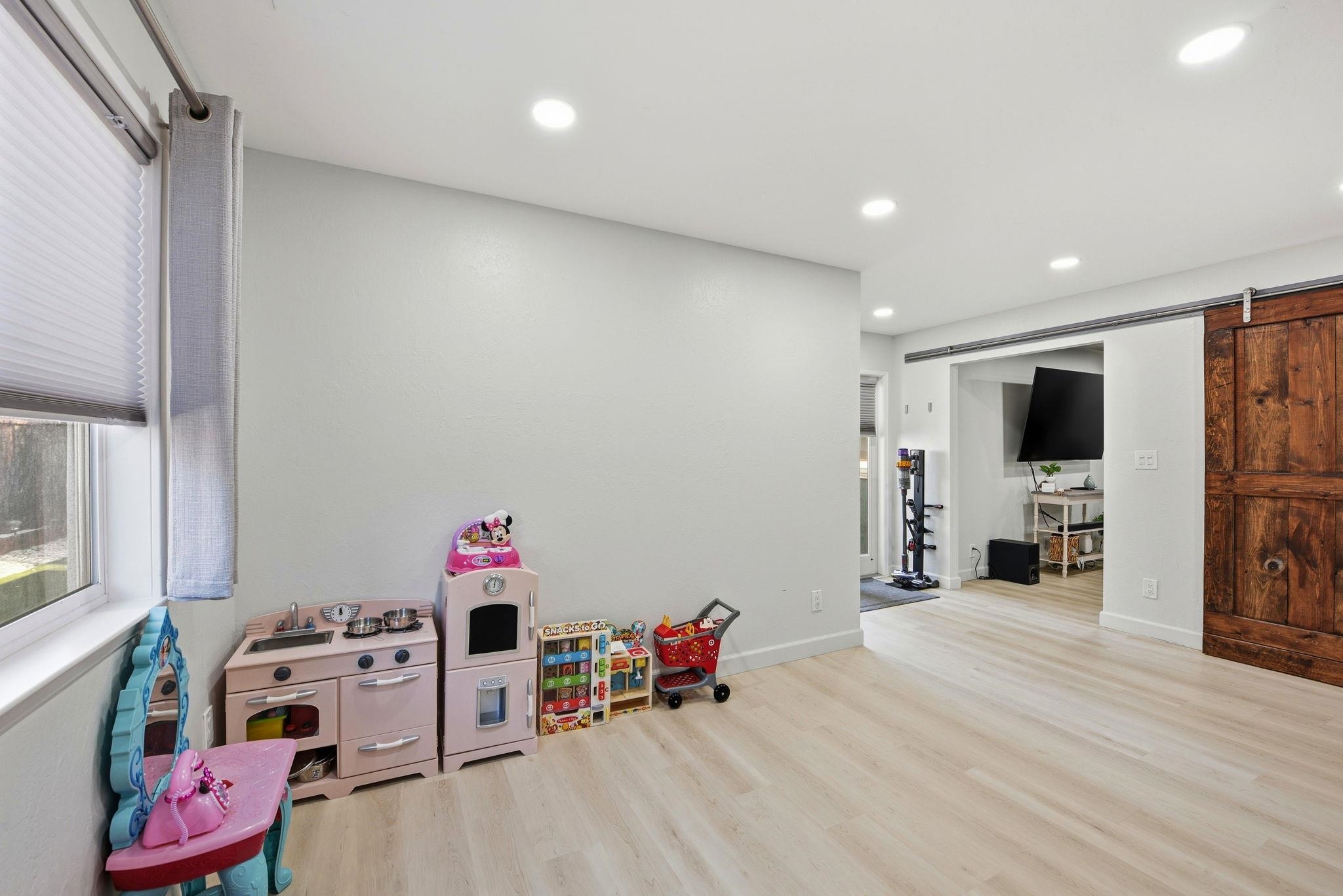 Detail Gallery Image 13 of 39 For 37164 Saint Christopher St, Newark,  CA 94560 - 5 Beds | 3 Baths